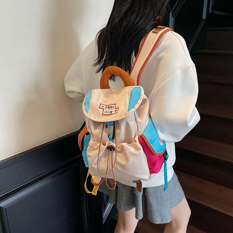Casual large-capacity women's backpack, new contrasting colors, versatile commuter backpack, college student schoolbag