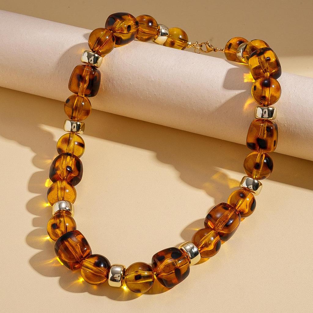 Elegant Acrylic Glass Beaded Pearl Necklace for Women – Versatile and Sophisticated Accessory