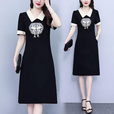 Robe d'été slim broderie chinoise flatteuse midi couvre le ventre jeune élégante