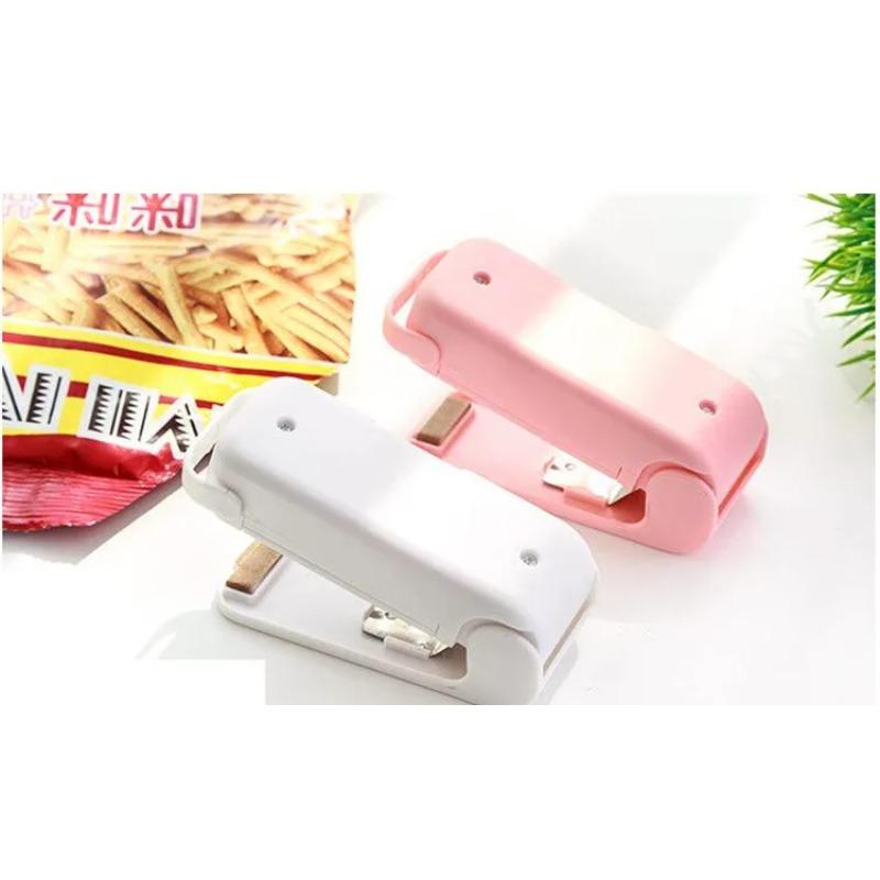 Portable Mini Sealing Machine, 2in1 Sealer and Cutter Handheld Heat Vacuum Sealer Portable Resealer Machine for Plastic Bags Food Storage Snacks