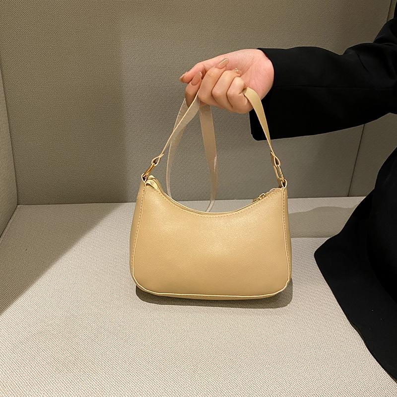 Women's Retro Leather Handbag with Adjustable Strap In Solid Colors