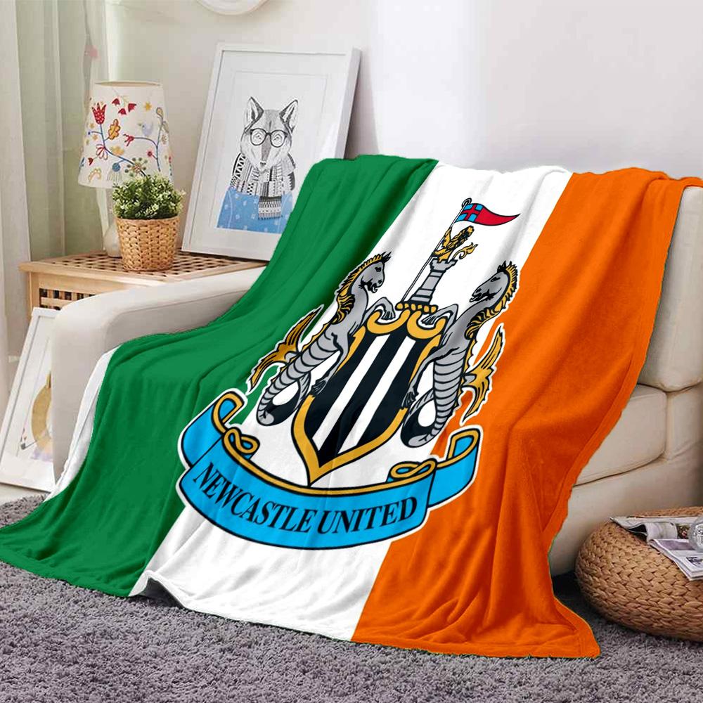 Coperta in Flanella con Stemma del Newcastle United, Poliestere Morbido, Design Moderno, Per Tutte le Stagioni, per Campeggio, Viaggi, Regali per le Feste o Compleanni