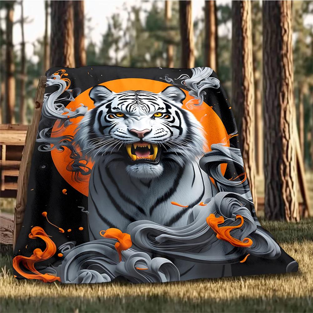 1pc Tiger Art Print Throw Blanket Polyester Fiber, Lightweight Flannel, Soft & Warm, All Season Use for Outdoor, Camping Digital Print