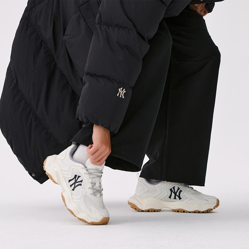 MLB New York Yankees Textile, Synthetic Leather Breathable Lightweight Height Increasing Low top Chunky Sneakers Unisex 3ASHC055N-50IVS