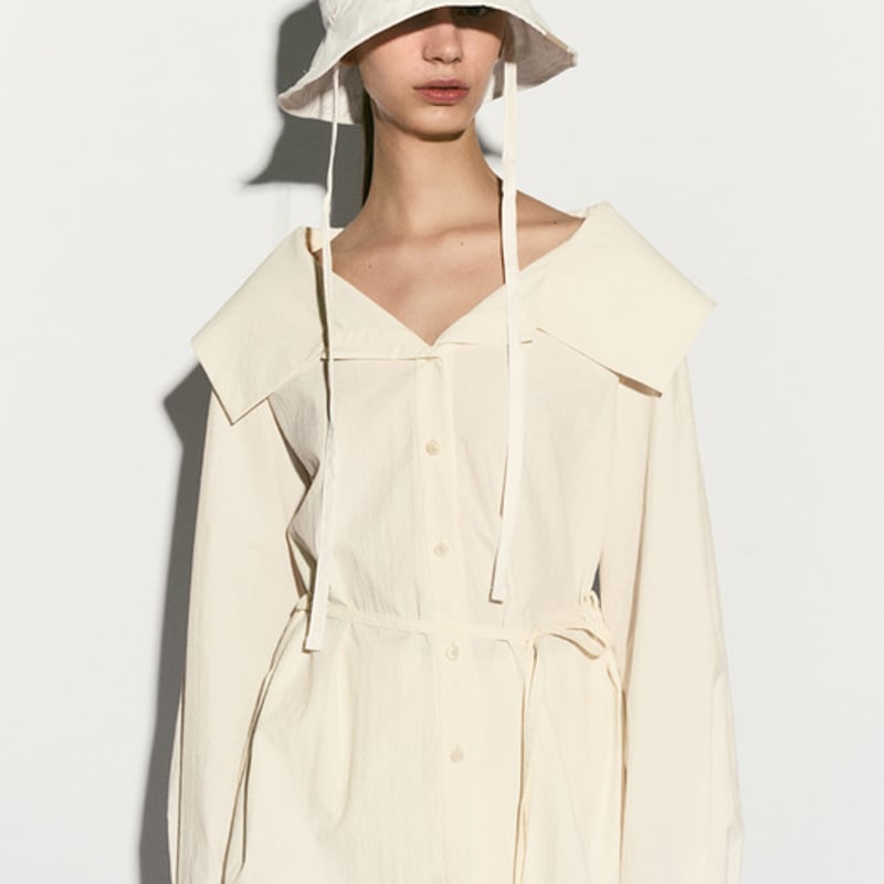 RE RHEE ADJUSTABLE STRAP BUCKET HAT WHITE