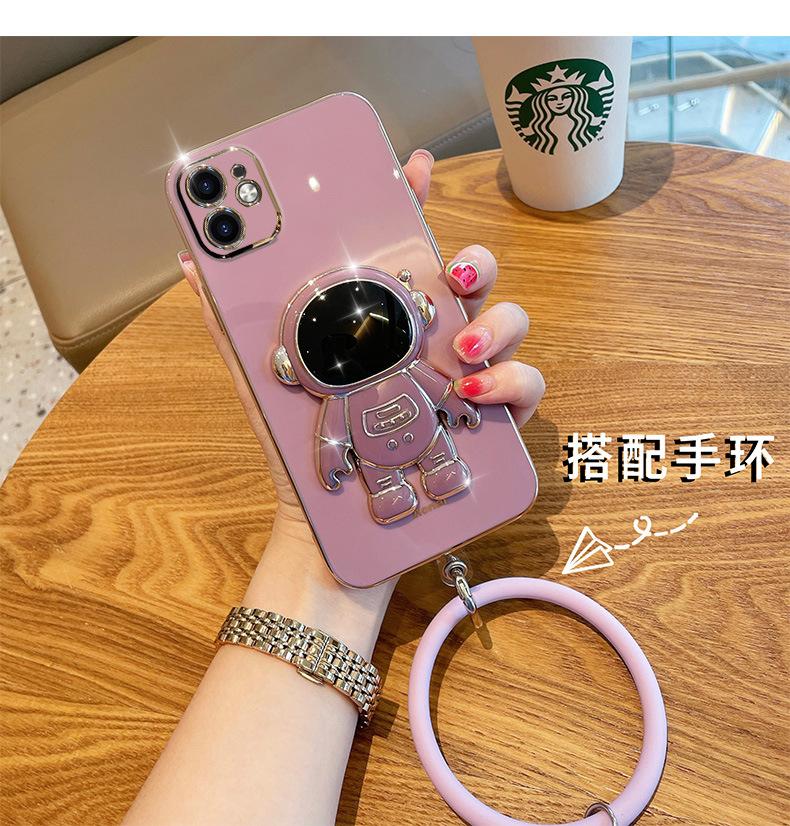 Astronaut bracket is suitable for Apple 17 mobile phone case electroplating all-inclusive soft case iPhone16 folding bracket with bracelet.
