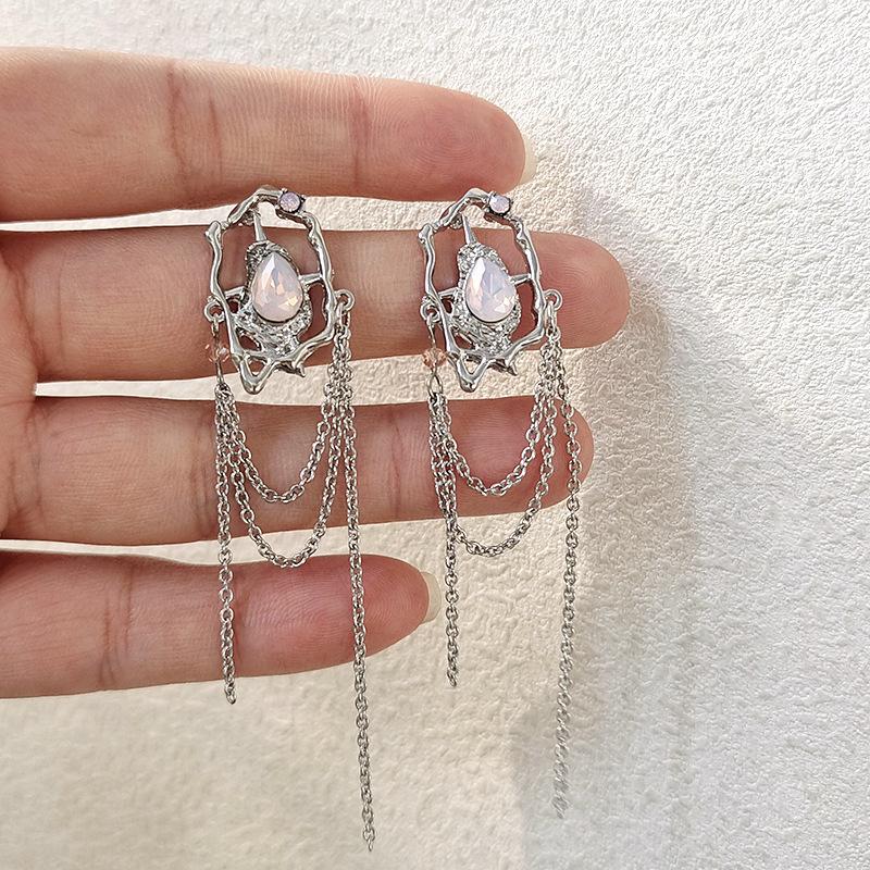 Sweet Cool Wind Love Tassel Star Earrings Women Design Senior Sense of Fashion Personality Earring Party Jewelry Gifts 2024 New