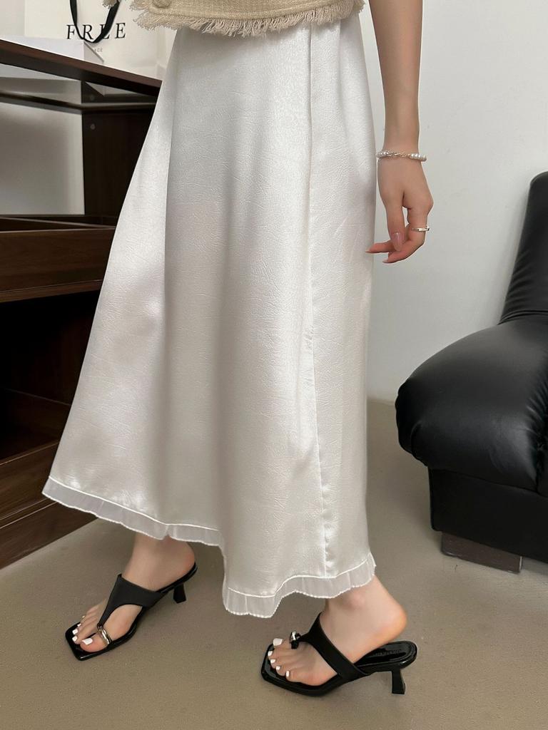 Grape mother, the same 2025 new fashionable metal cover, toe square head, thin high heels, and cool slippers for women's summer.