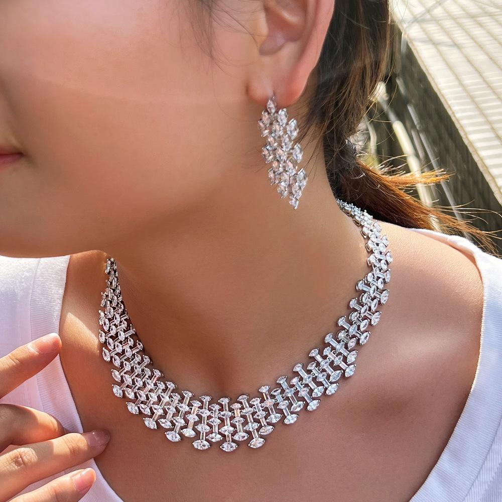 French Luxury Full Diamond Necklace Necklace Generous Dinner Dress Zircon Accessory Set Chain Necklace Earrings Set