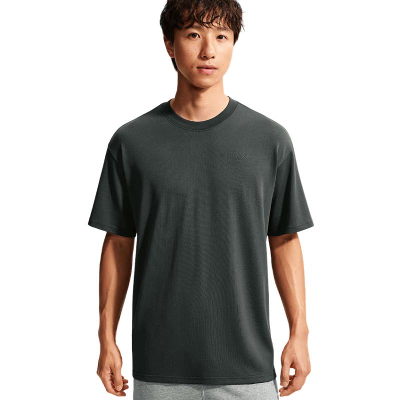 Nike Men s Versatile Knit Short Sleeve Tee M