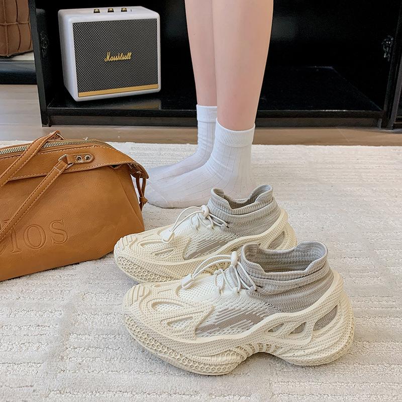 Couple socks shoes women's summer new thick-soled fly-woven sports and leisure shoes one-pedal men's running shoes