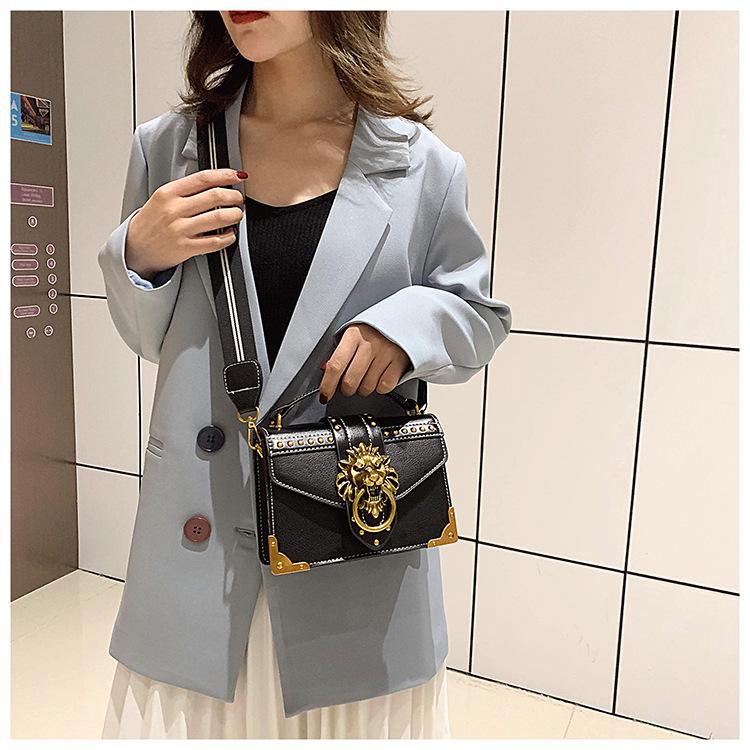 Dámská retro kabelka s nýty a lví hlavou 2025: Evropská a americká móda crossbody/taška přes rameno
