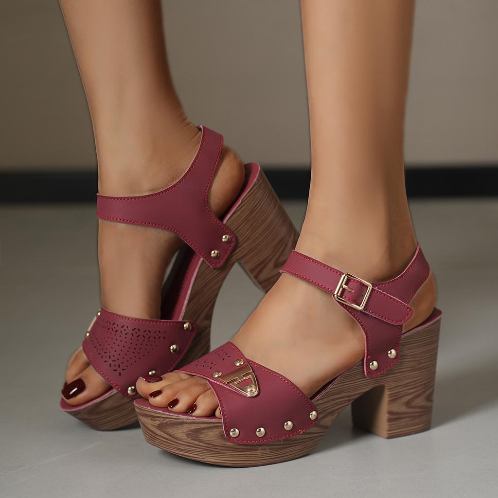 Mode Högklackade Sandaler för Kvinnor Sommaren 2025 Trendiga Grova Klackar Bältesspänne Tjocksulade Sandaler Eleganta Damskor