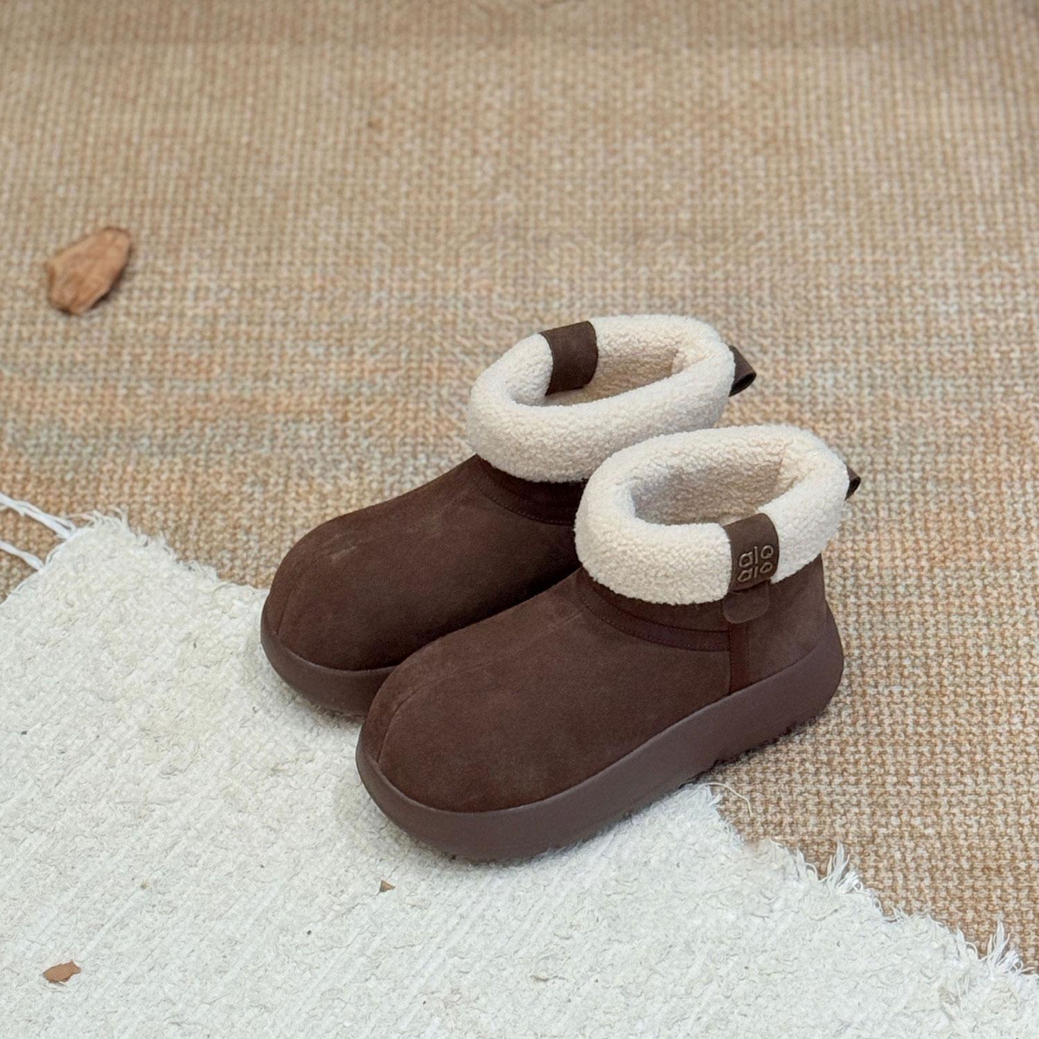 

Сегодняшние популярные пушистые зимние сапоги женские зимние с набивкой утолщенные теплые хлопковые туфли модные универсальные на платформе короткие сапоги 40