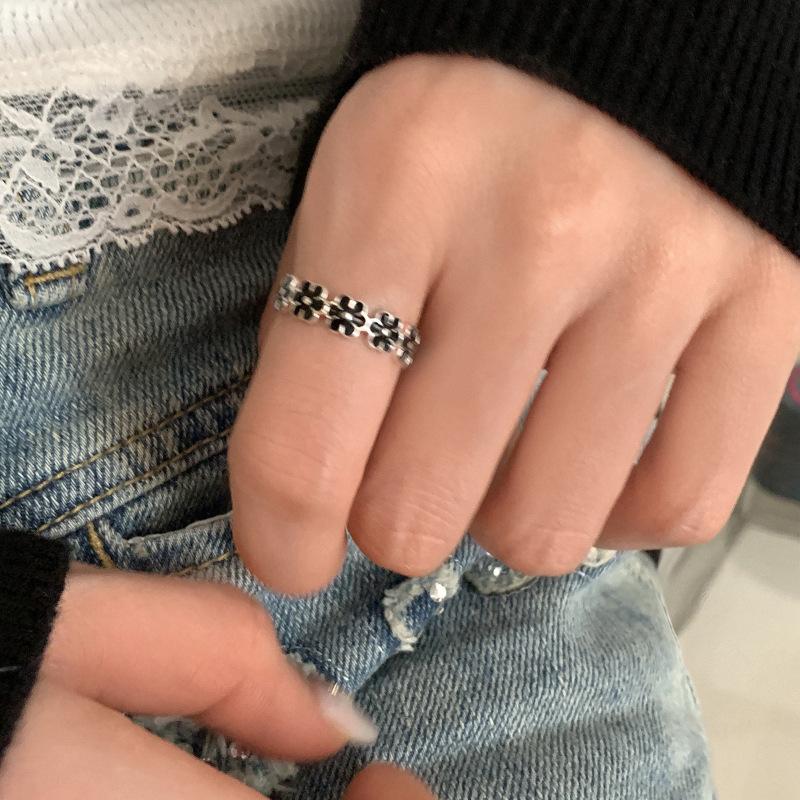 Black Drip Glaze Flower Ring Female Ins Sweet Cool Wind Simple Personality Unique Design Opening Finger Ring Casual Everyday Dainty Minimalist Ring