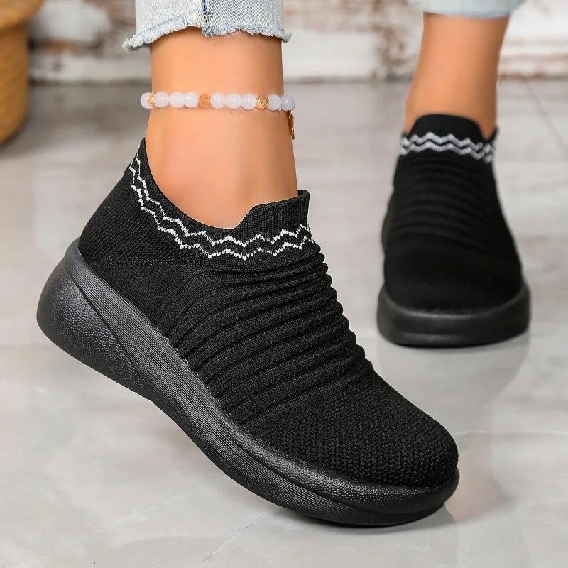 2025 New Plus Size Women's Vulcanized Sneakers Mixed Color Slip on Breathable Casual Outdoor Sports Comfortable & Hot Sale Shoes