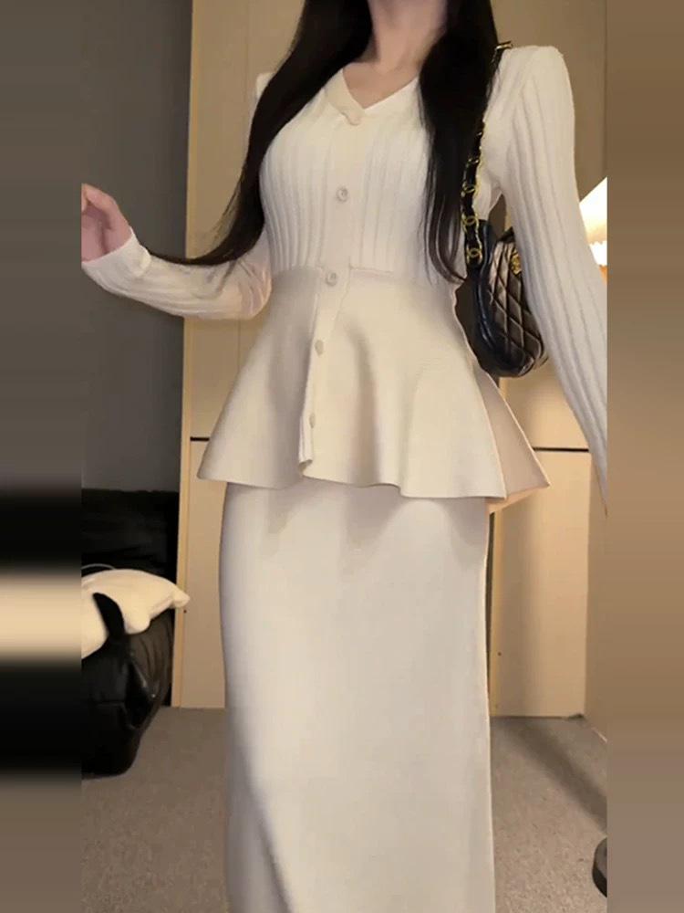 

2026 Women s High-End Knitwear Set: Waist-Cinched V-Neck Sweater & Skirt Two-Piece for Autumn/Winter Small