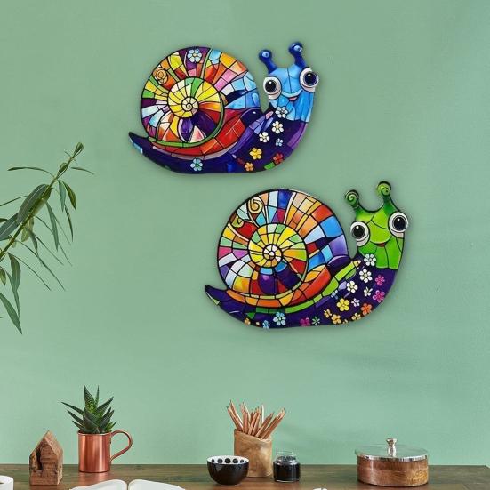 2Pcs Snail Wall Decals Self Adhesive Wall Stickers Waterproof Scratch-Resistant PVC Stickers for Patio Porch Fence Easy Peel And Stick DIY Wall Decor