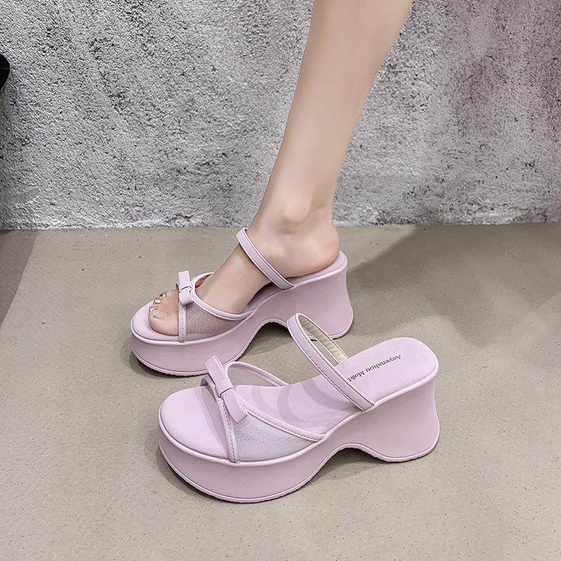 Slippers Versatile Gentle Temperament Fashionable Thick-soled Beach with Cool Slippers Women's Summer 2025 New Skirt Sandals