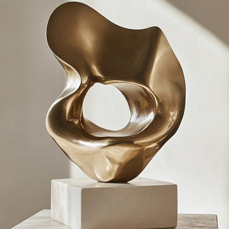 Creative Sculptures Luxury Golden Figurines Modern Resin Miniature for Living Rooms Artwork Decoration and Table Accessories