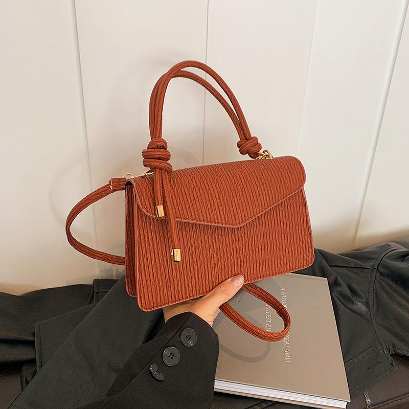 

Premium texture foreign style bag handbag embossed 2025 new fashion popular shoulder small square bag messenger bag коричневый