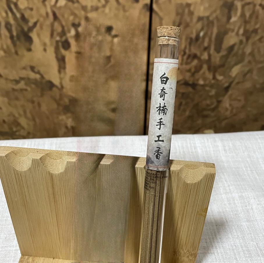 

Natural White Qi Nan Agarwood Handmade Stick Incense Qi Nan Old Material Household To Purify The Air and Remove Odor Joss Stick 10g Sample sack