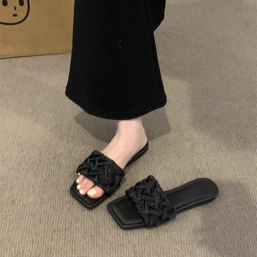 Summer with skirts, small sandals, and women's shoes. New silver square-headed open-toed soft flat-bottomed one-word slippers.