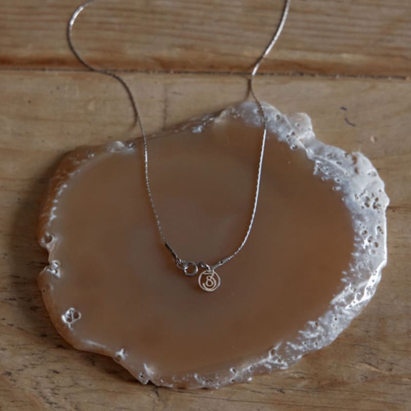 38comeoncommon Slim Glow Surgical Necklace (Silver)