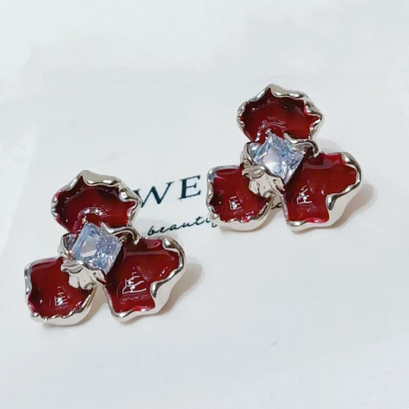 Retro Flower Earrings Temperament Three-Dimensional Copper With Diamonds, Enamel Color Dripping Oil, Premium Stud Earrings, Earrings For Women