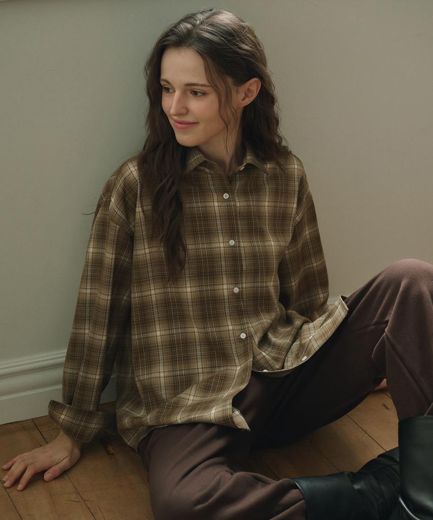 Eosseu Check Oversized Shirt (Beige)