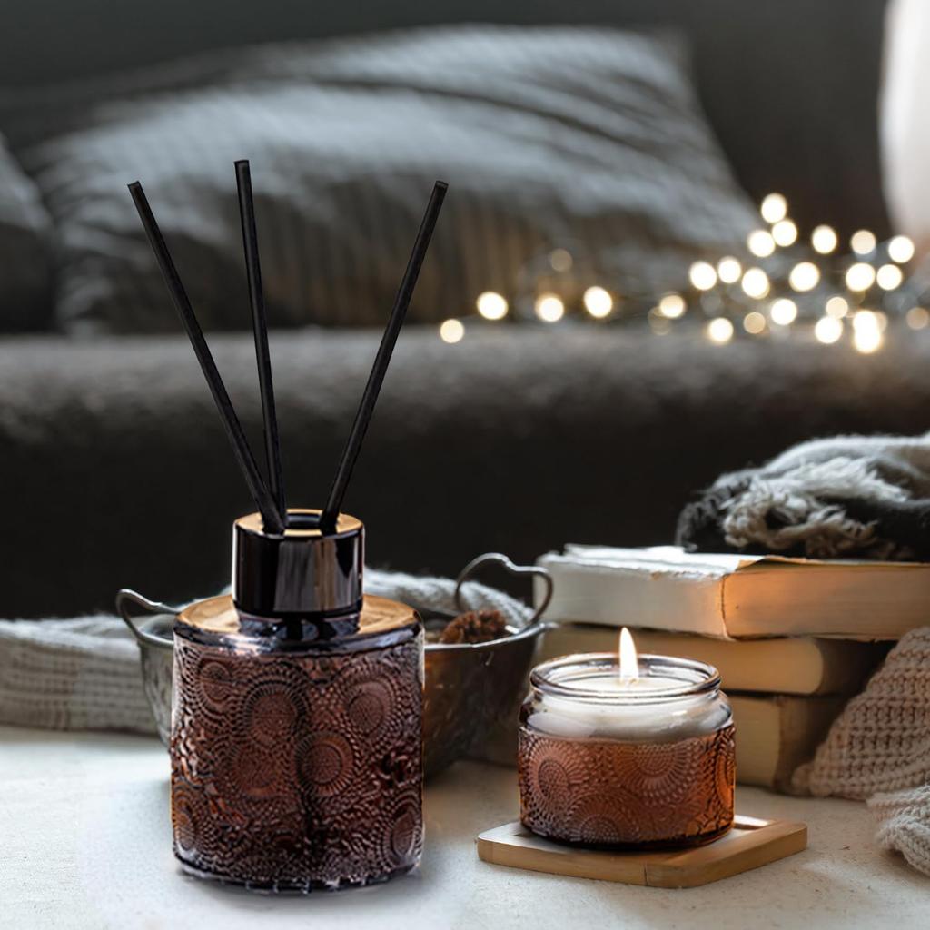 CLEAN HOUSE Aromatherapy Candle and Reed Diffuser Gift Set with Sticks and Gift Bag Pear (English & Freesia)