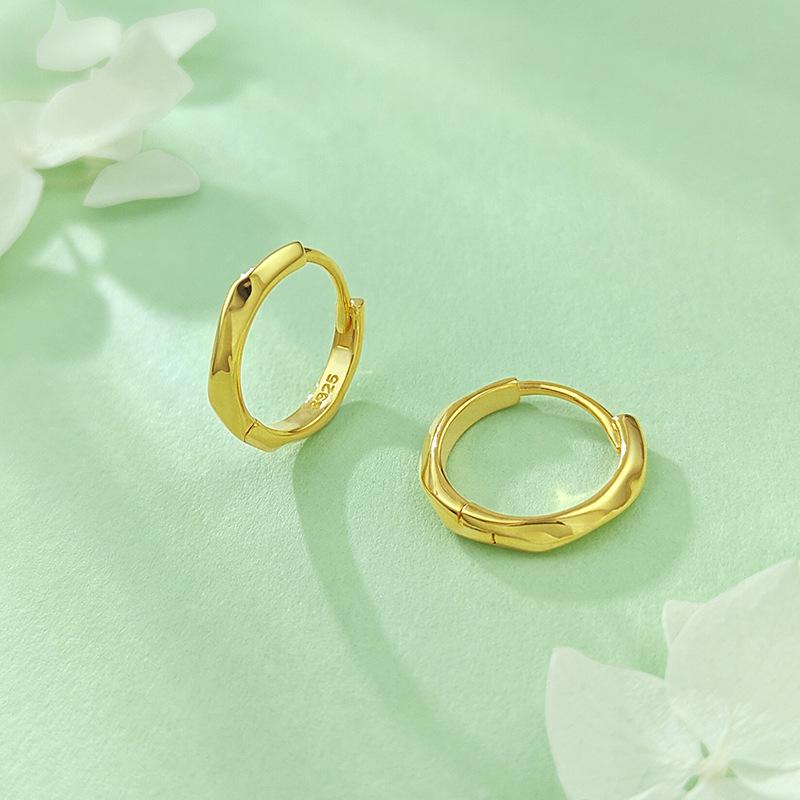S925 Sterling Silver Mirror-Finish Hoop Earrings - Women's Luxe Style, Light and Niche Circular Ear Clips for Autumn/Winter.