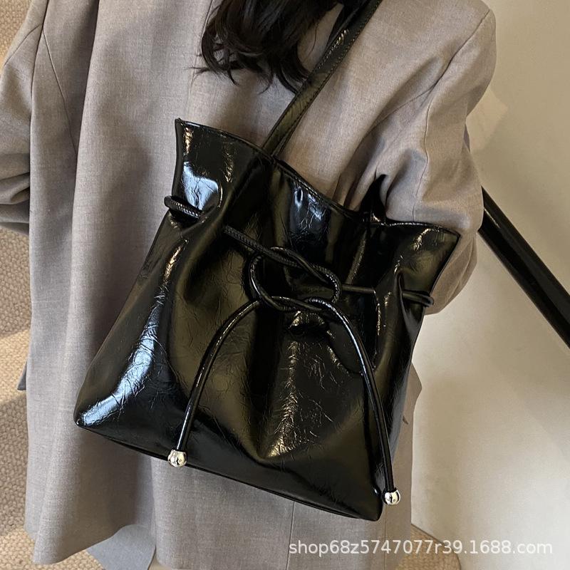 Korean lazy style large capacity tote bag women's strap bow pleats oil wax leather shoulder bag blue bucket bag