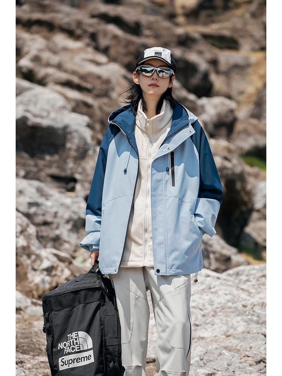 

Unisex Outdoor 3-in-1 Winter Windbreaker: Windproof, Waterproof, Fleece-Lined. Extra Large