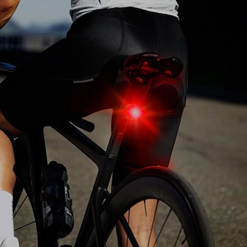 Luce Posteriore per Bici con Sensore Automatico Luci per Bici per la Guida Notturna Ricaricabile Luminosa Biciclette Sicurezza Ciclismo Torcia Avvertimento