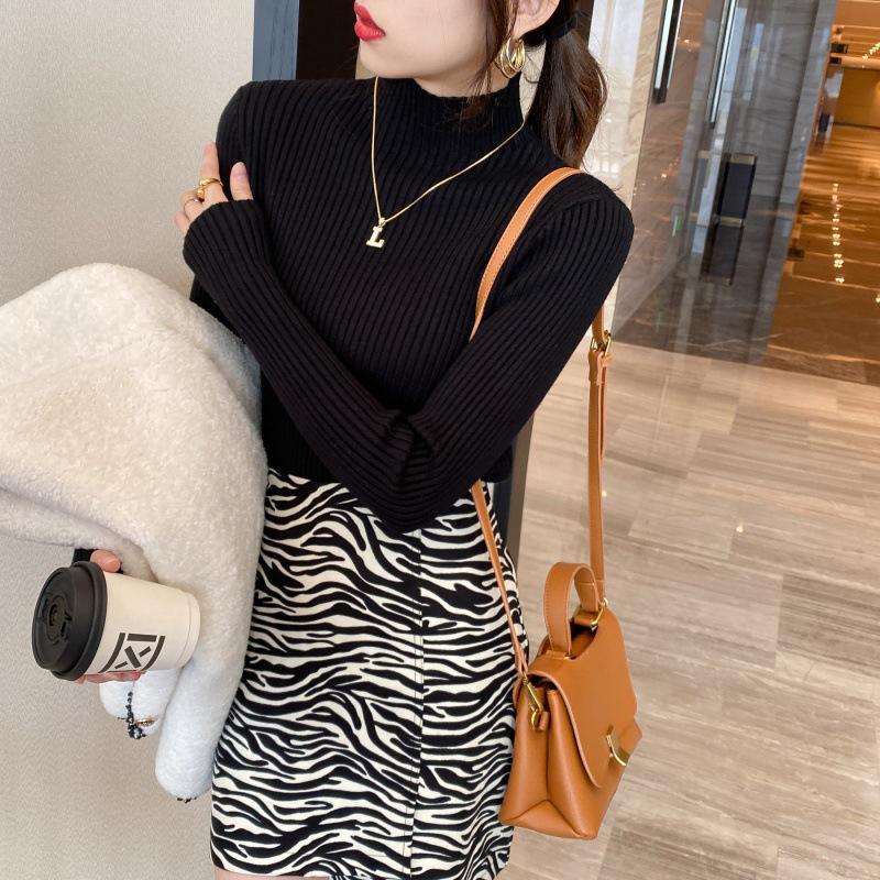 Women's White Knit Sweater: Half High Neck, Versatile Inner Wear for Autumn/Winter 2025