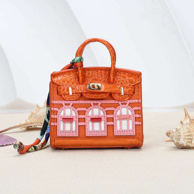 Stylish Mini House Keychain: Platinum Window Coin Purse & Earphone Holder