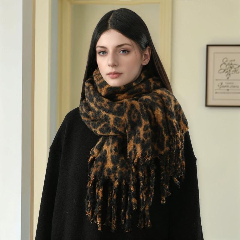 Millennium Style Spice Girl Leopard Print Scarf Women's Winter New Retro Warm Thickened Versatile Shawl Fringed Scarf