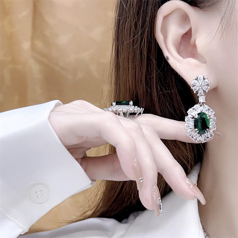 Luxuriöse Grüne Edelsteinblumen Schmucksets Mode Und Funkelnd Voll Mit Diamanten Hochzeit Verlobung Ohrringe Ring Halsketten