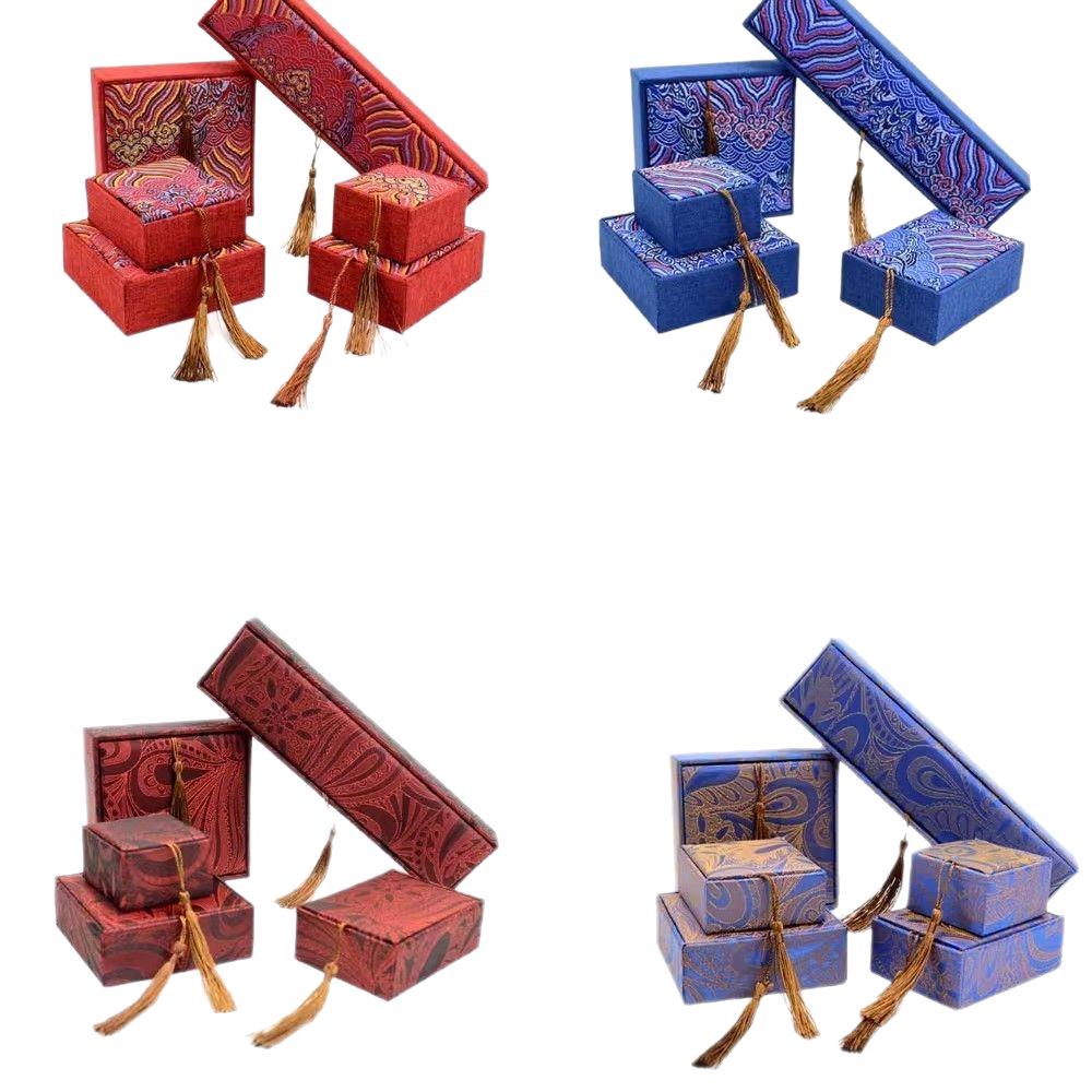 Retro Chinese Style Linen Tassel Jewelry Box for Buddhist Beads, Jadeware, Emerald Rings, and Necklaces