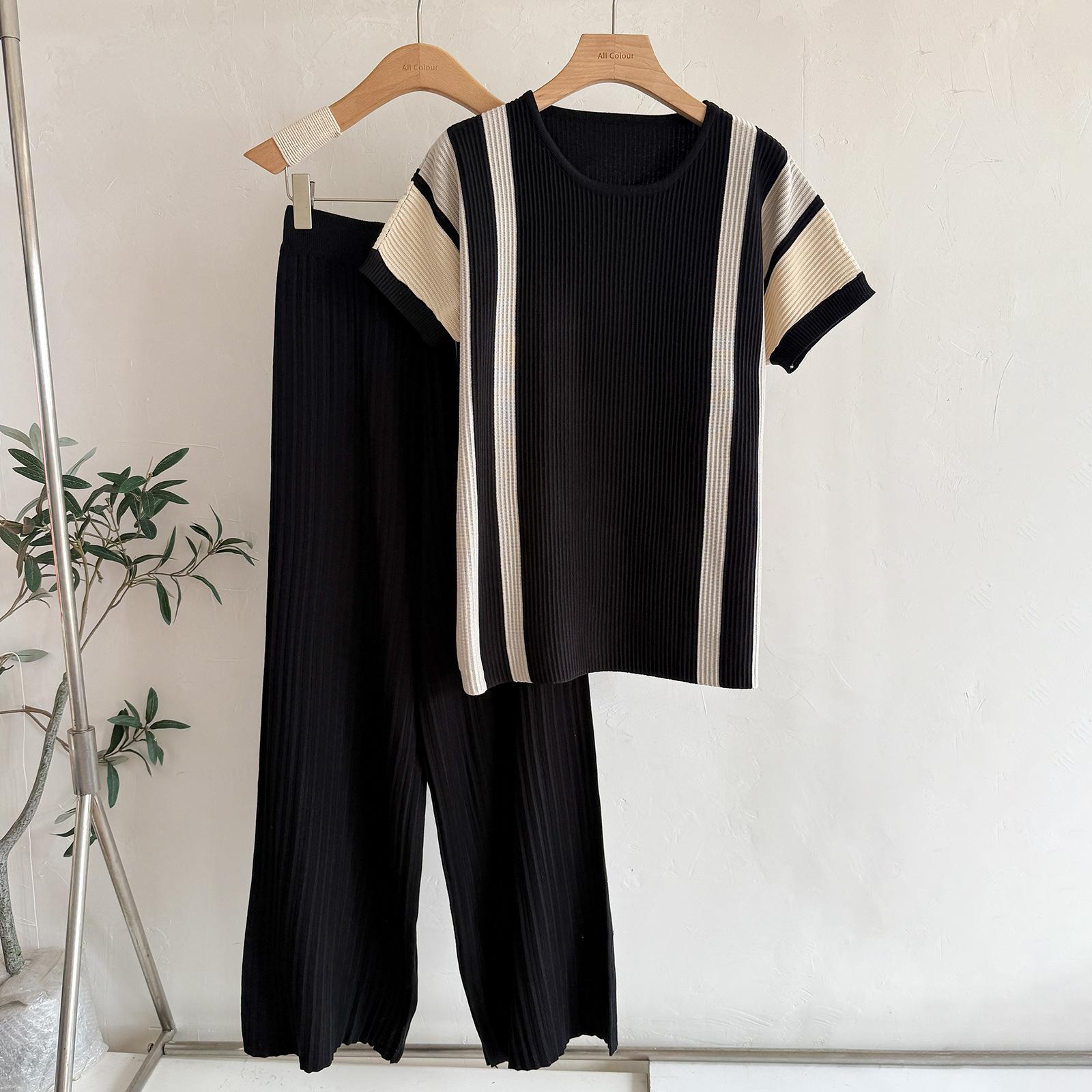 

2025 New Pleated Color Matching Loose Fashion Casual T-shirt Long Wide Leg Pants Knitted Suit One size чорний