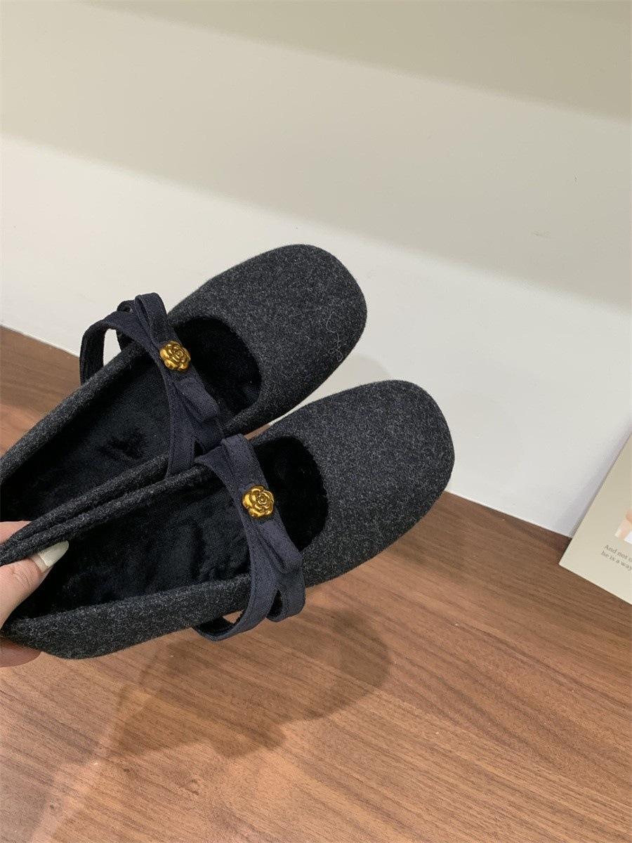 Xiaoxiangfeng inner height increase Mary Jane shoes autumn and winter round head velvet warm thick-soled beanie ladyshoes 35