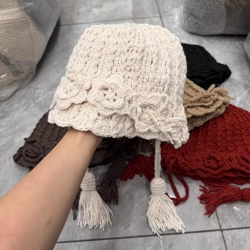 New Retro Flower Hand-woven Braided Wool Hat Women's Autumn and Winter Warm Lace Fringed Knitted Hat