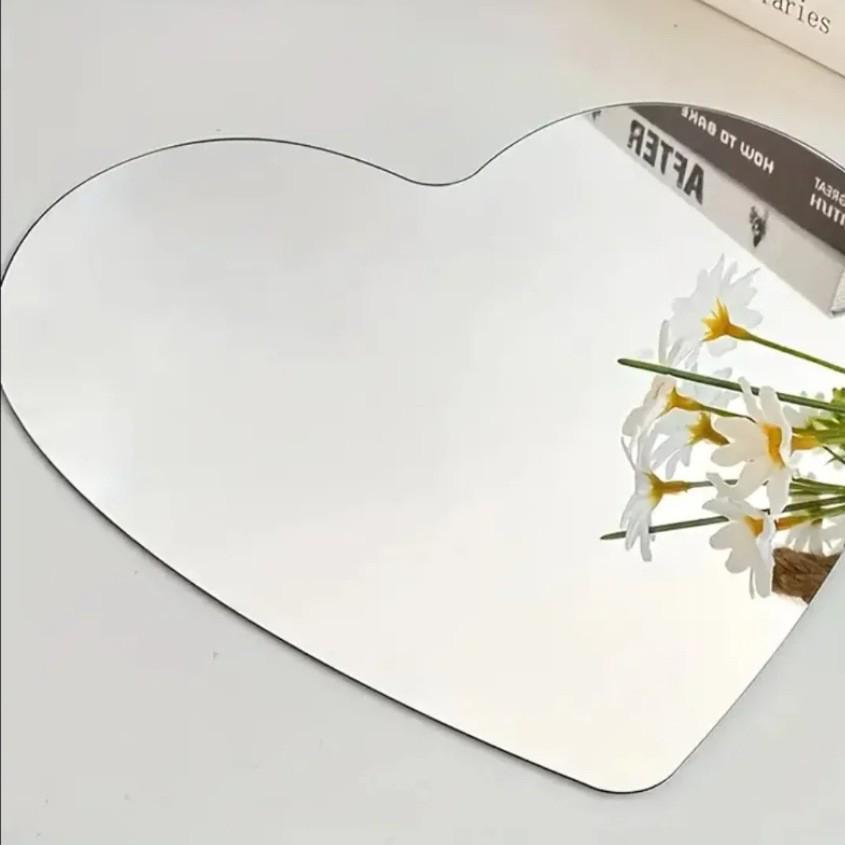 Adesivo da Parete Specchio Acrilico a Forma di Cuore, Autoadesivo 1mm, Decorazione per Trucco e Toeletta.