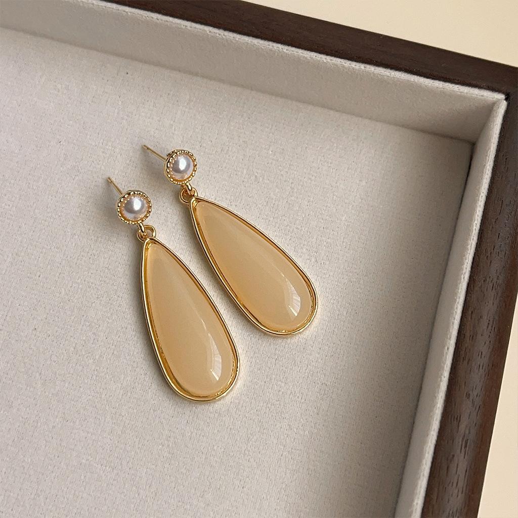 Vintage Maillard Coffee Earrings Women's Literary Temperament Acrylic Smudge Earrings Niche High-end Autumn and Winter Earrings