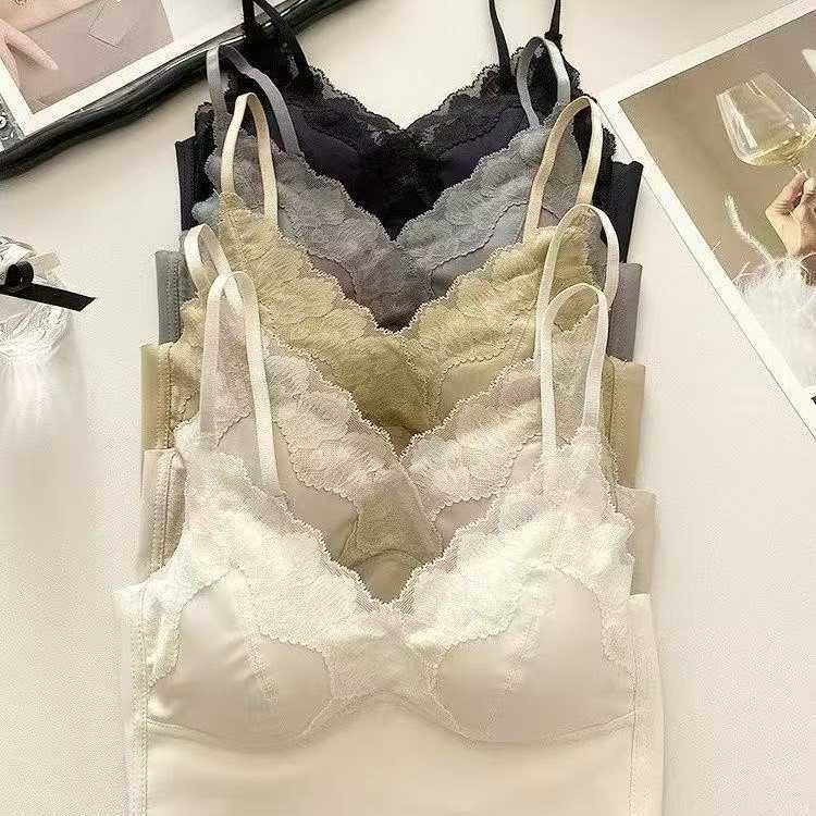 French lace beautiful back triangle cup underwear women's chest wrap comfortable and seamless no steel ring small chest gathering sexy bra cover