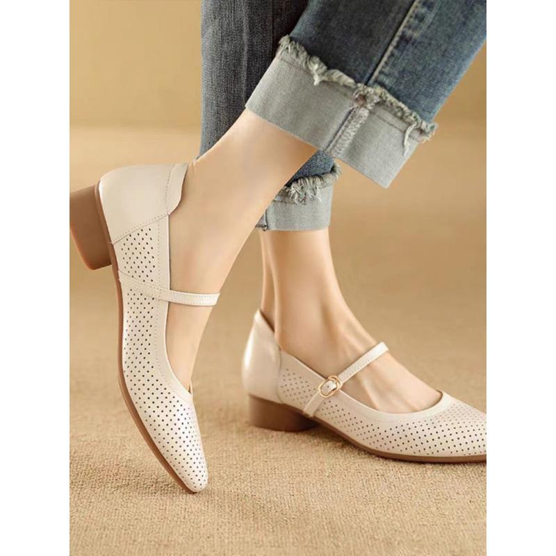 

Большой размер полые маленькие кожаные туфли лето тонкие туфли с отверстиями из мягкой кожи туфли для мамы мягкая подошва Мэри Джейн одинарные туфли женские 41