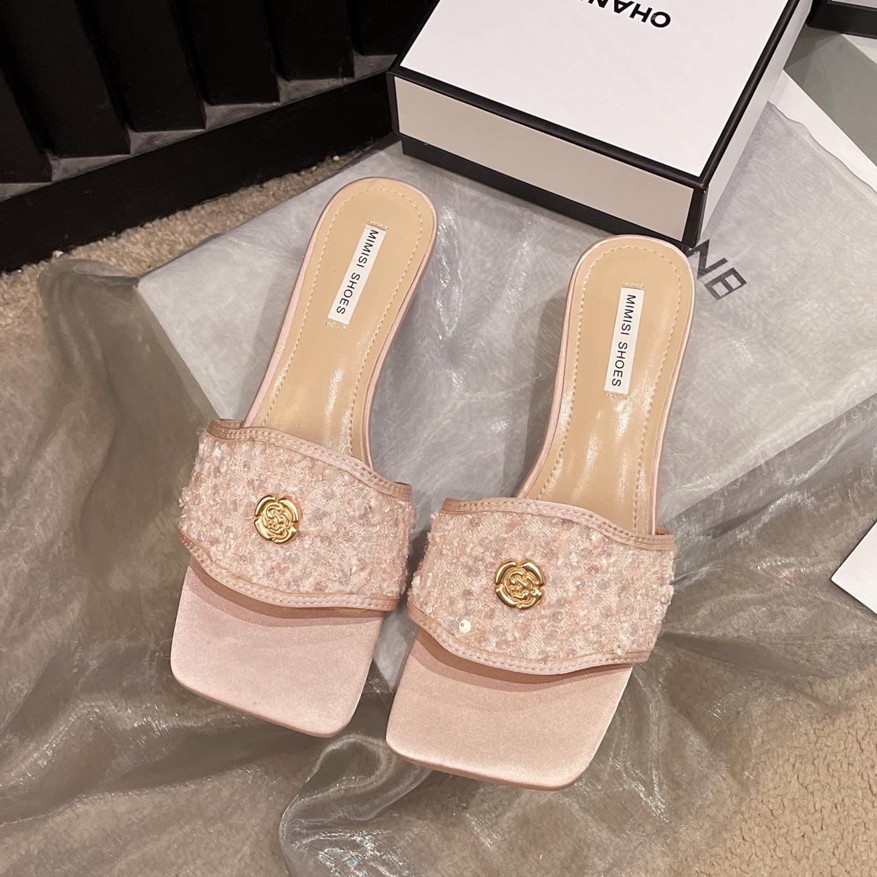 

Xiaoxiangfeng нишевые туфли-шлепанцы на высоком каблуке с пайетками для женской летней носки 2025 модные женские шлепанцы на тонком каблуке 40 розовый