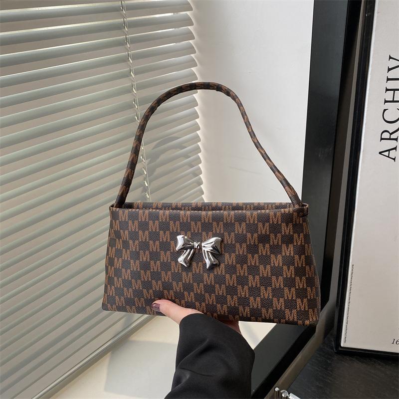 2025 New Personalized Casual Presbyopia Popular Foreign Style Solid Color Temperament Fashionable Butterfly Single Shoulder Underarm Bag Women