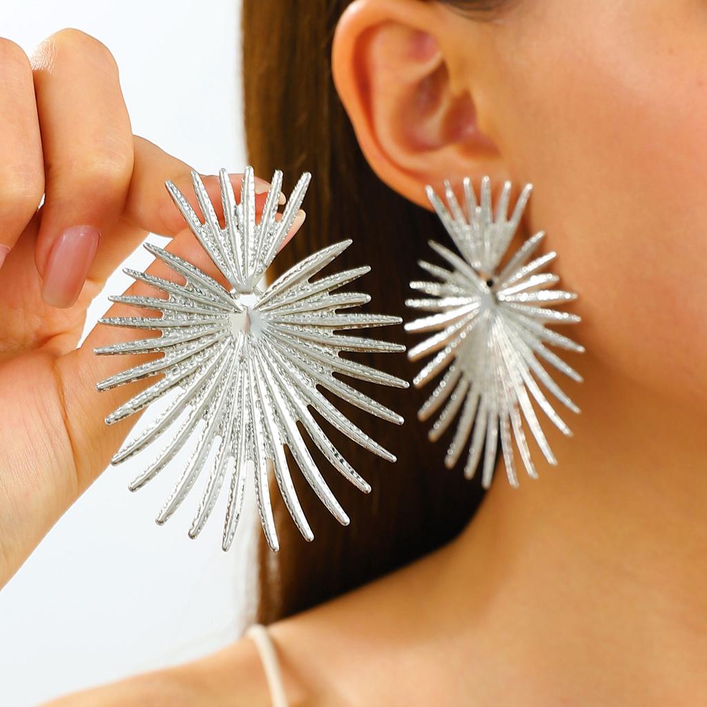 Vintage Simple Fanshaped Exaggerated Tassel Geometry Earrings for Women Charm Temperamen Gold Colo Big Earrings Punk Zircon